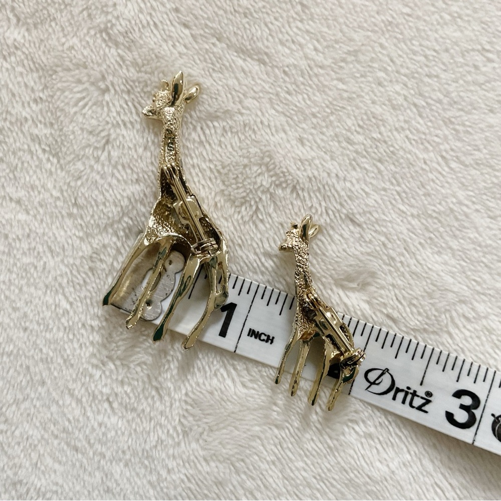 Vintage 1970s Giraffe Brooch Set – Mother & Baby Figural Animal Pins Rhinestone - Picture 13 of 13
